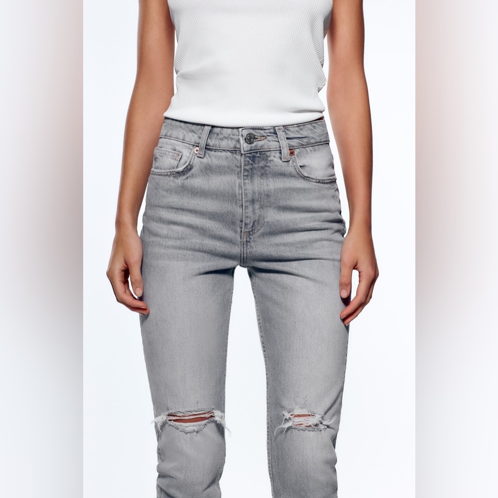 ZARA: RIPPED SLIM JEANS - Picture 4 of 7